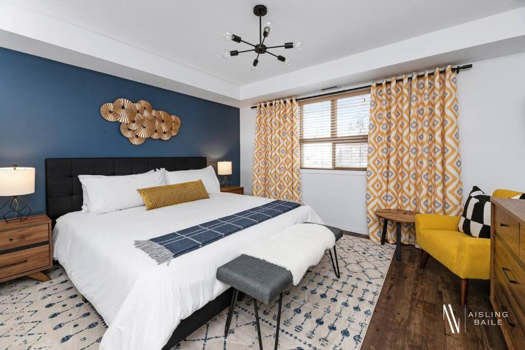 Chic Retreat, Modern, Pool, Hot Tub, Gym Apartment *