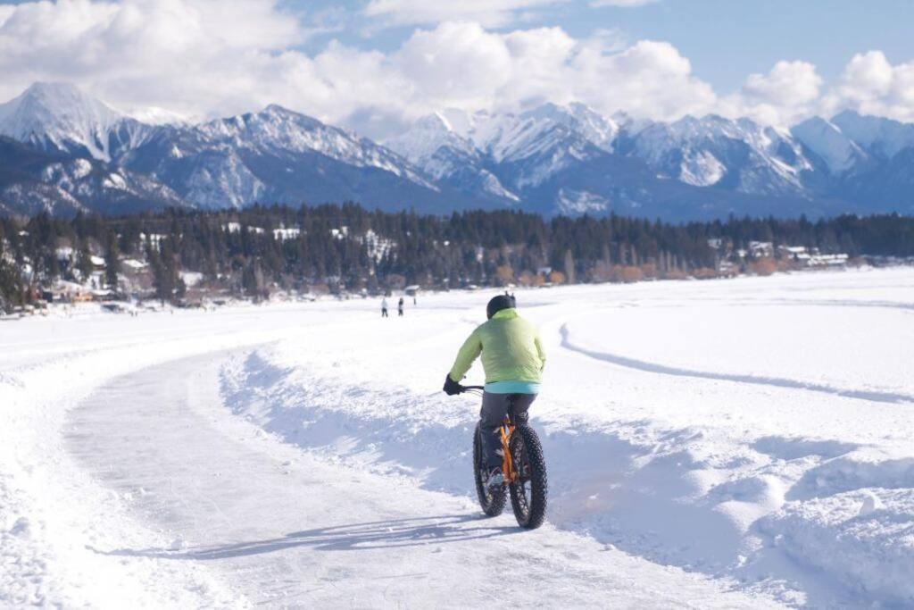 Chic Retreat, Modern, Pool, Hot Tub, Gym Apartment Invermere