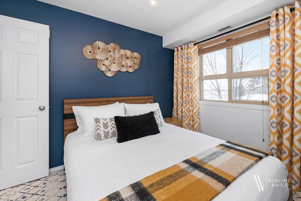 Chic Retreat, Modern, Pool, Hot Tub, Gym Apartment *